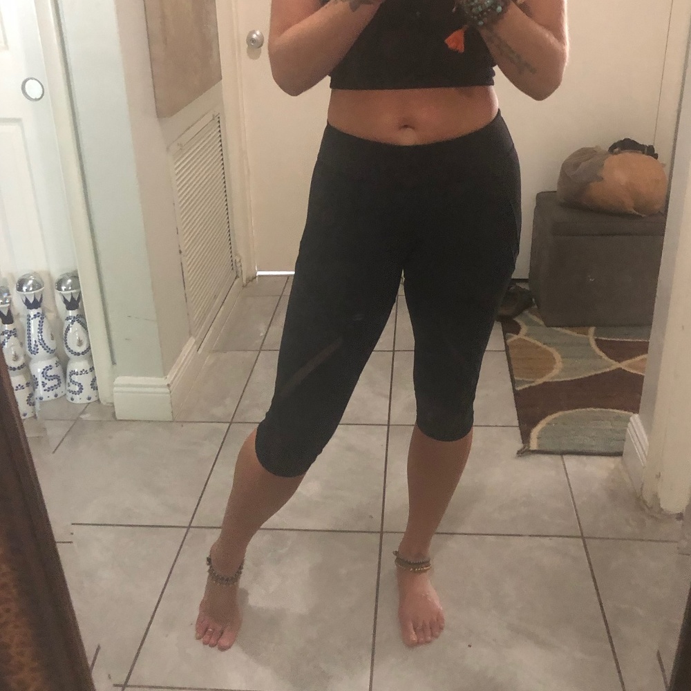 Lululemon luxtreme Cool to Street Crop Size 6